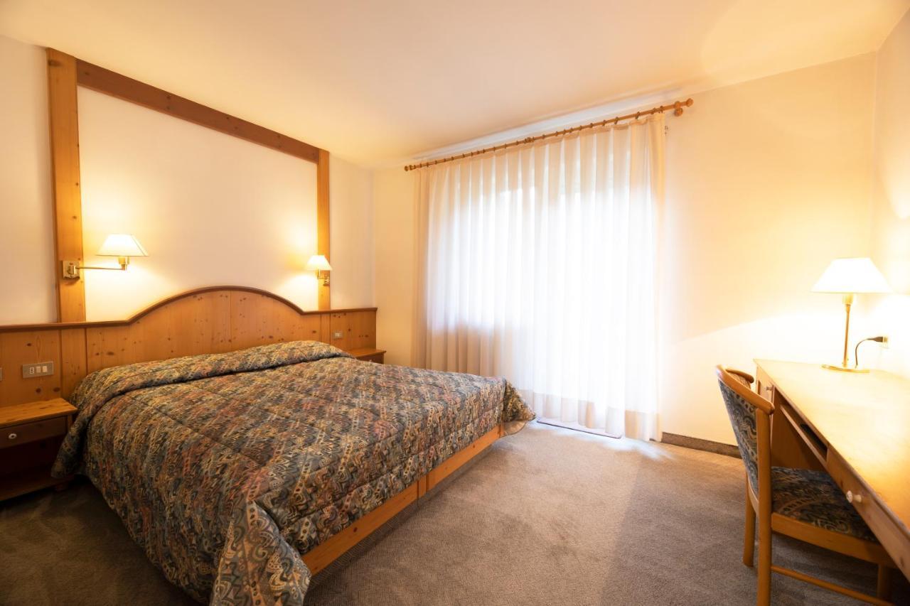Hotel Villa Rosa Campitello di Fassa Exteriör bild