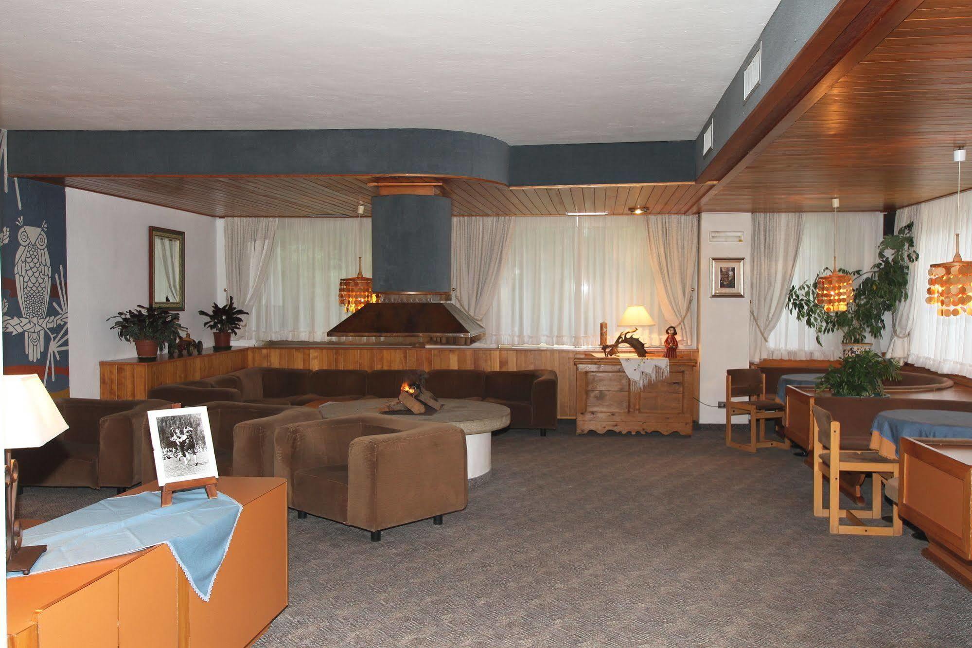 Hotel Villa Rosa Campitello di Fassa Exteriör bild