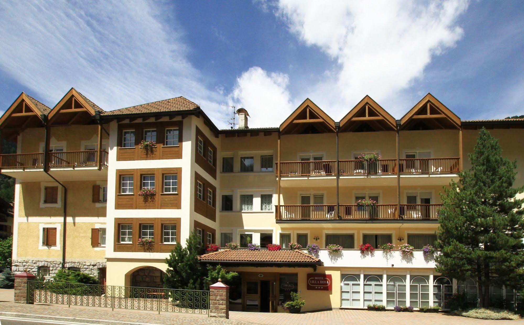 Hotel Villa Rosa Campitello di Fassa Exteriör bild